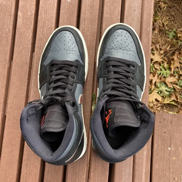 Air Jordan 1 High Retro Bronze Metal Size 9 Women’s Sneakers (2016) - Picture 11 of 13